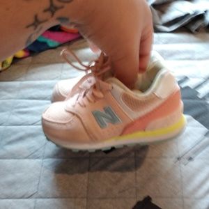 Toddler tennis shoes